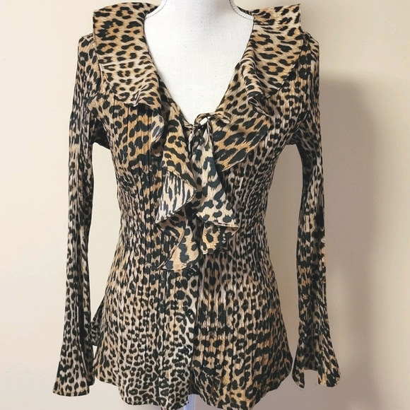 Laura Scott leopard print button down size large